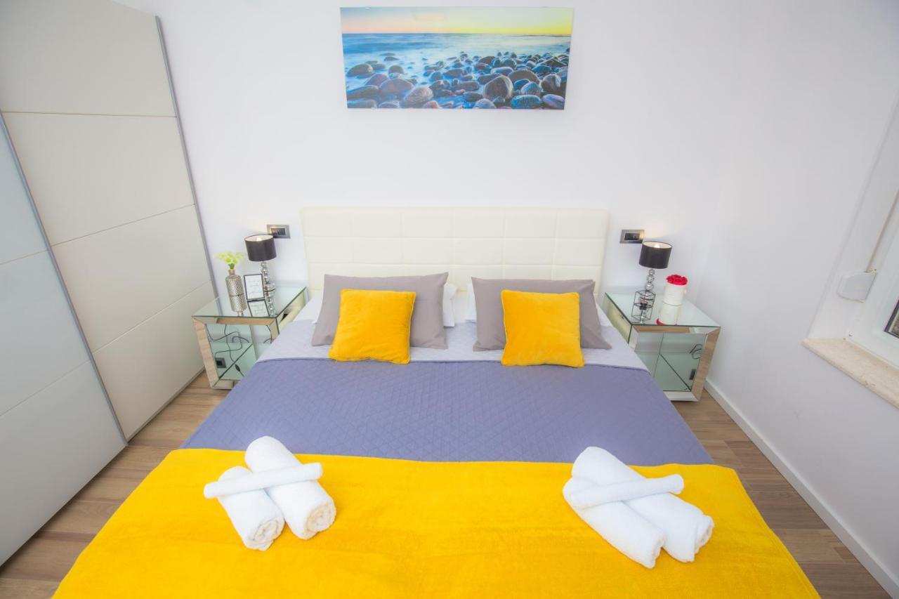 Apartment Gallery *